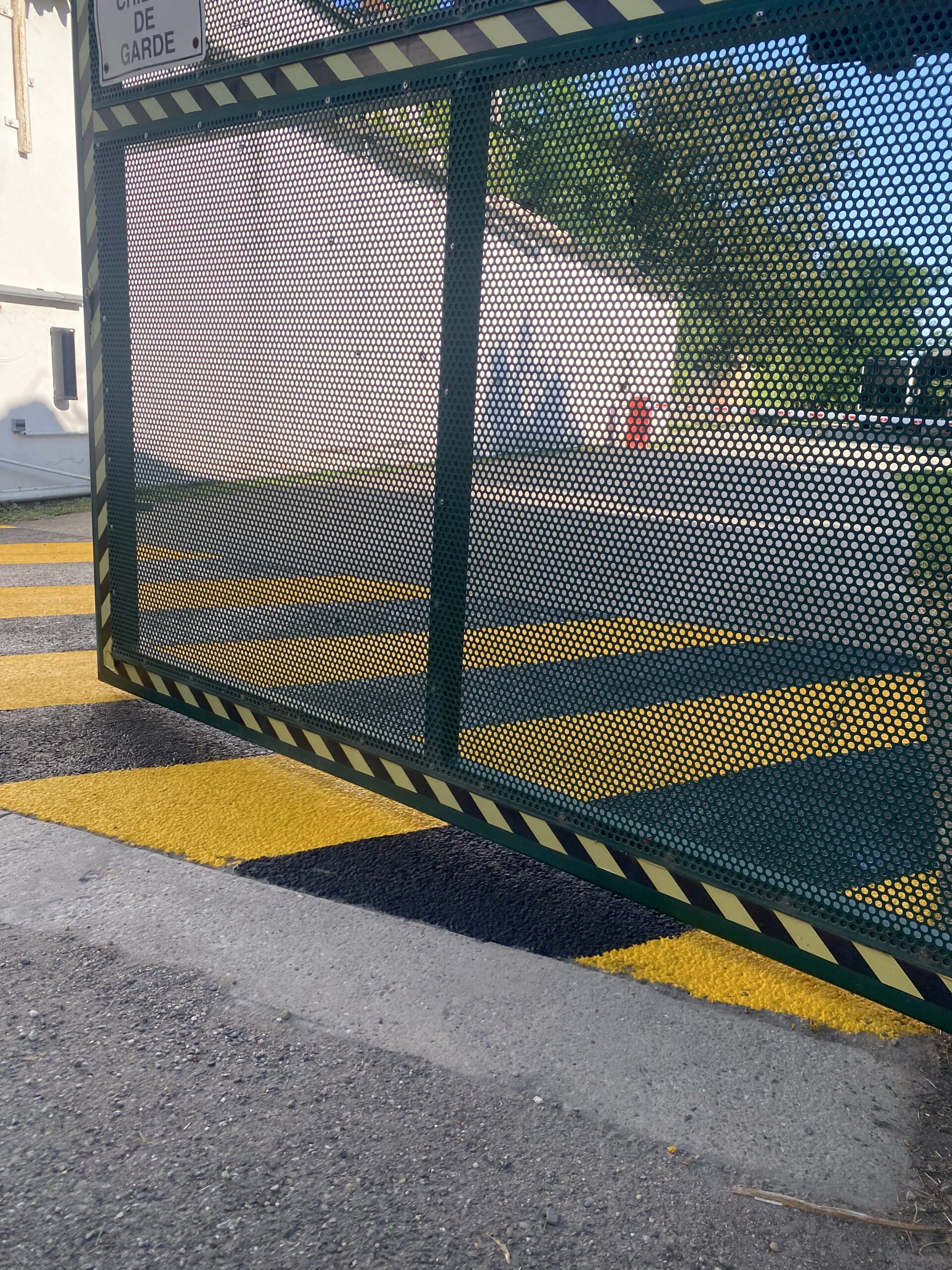 [Image de Marquage zone de danger]